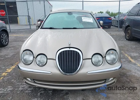 2000 Jaguar S-Type 4.0L V8 z USA, uszkodzony, nr VIN SAJDA01D8YGL03547